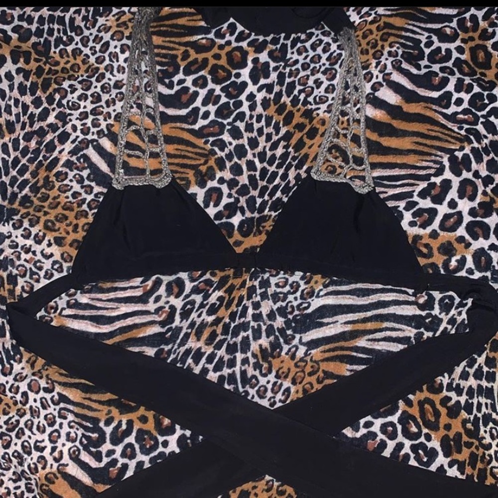 Acacia Black Plumeria Top